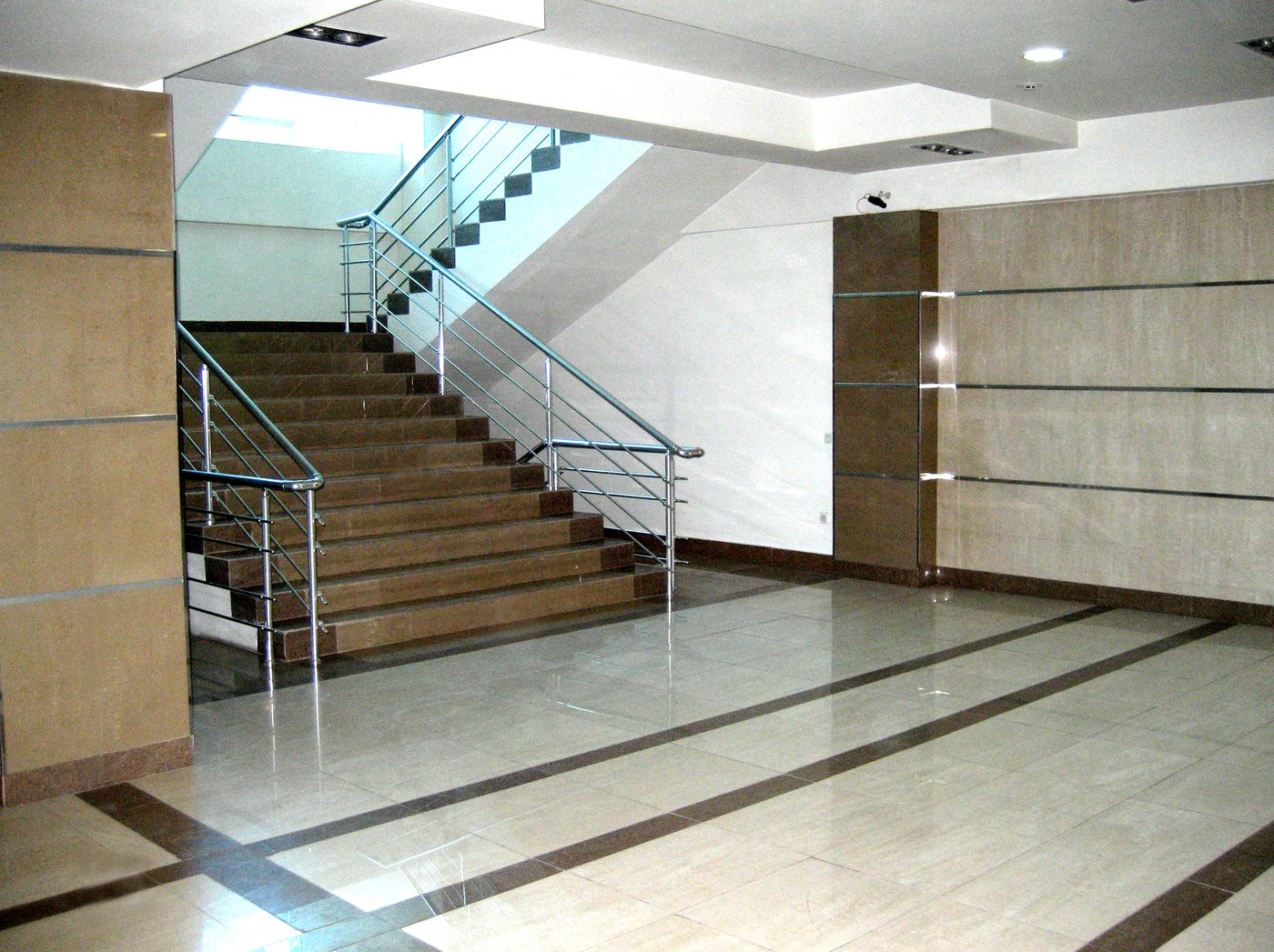 холл бизнес центр САТ, Кунаева 21Б, 2007 г.