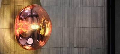 Что происходит с интерьерным светом прямо сейчас?